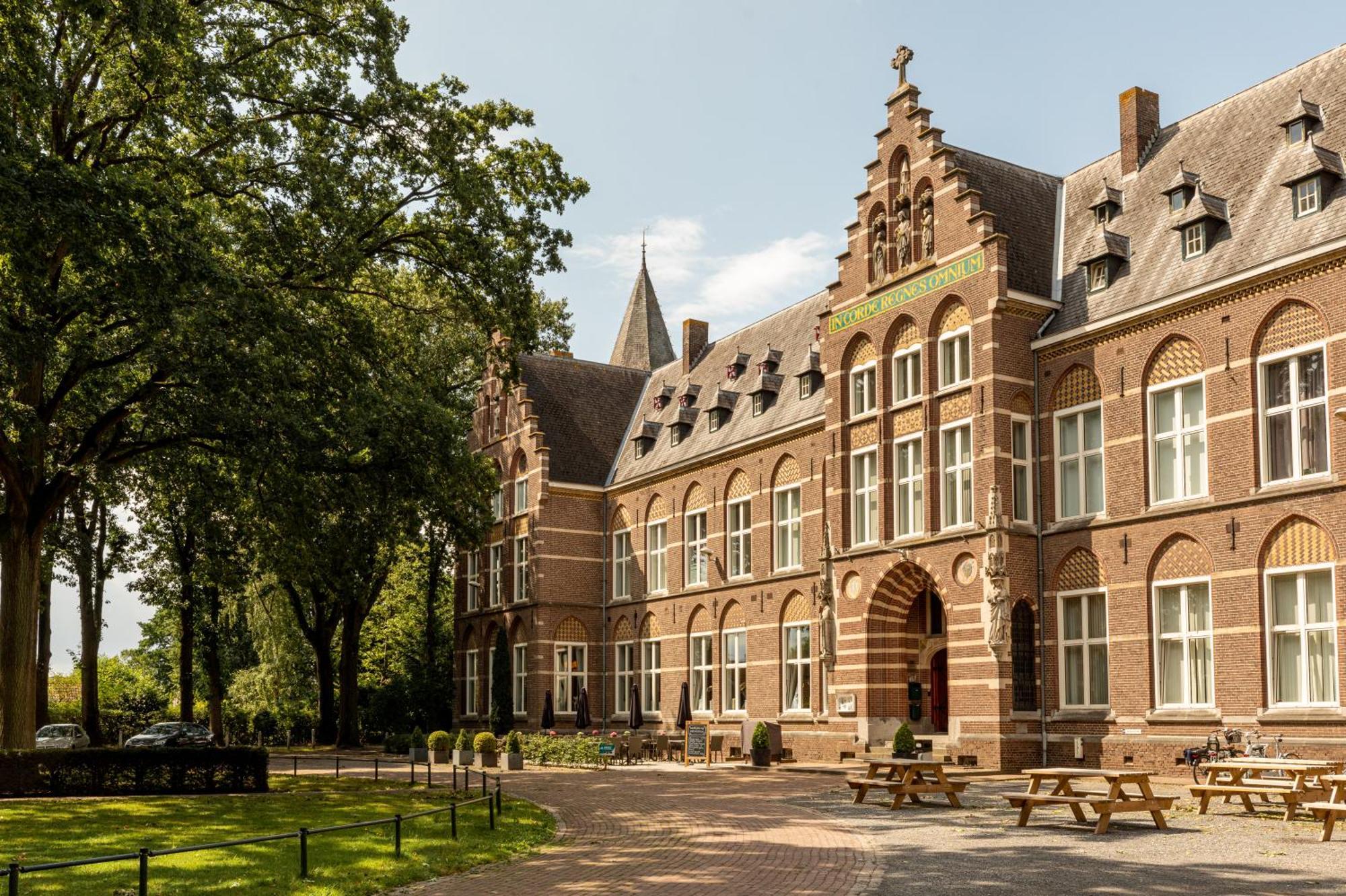 Bovendonk Business- & Eventlocatie Hoeven Exteriér fotografie